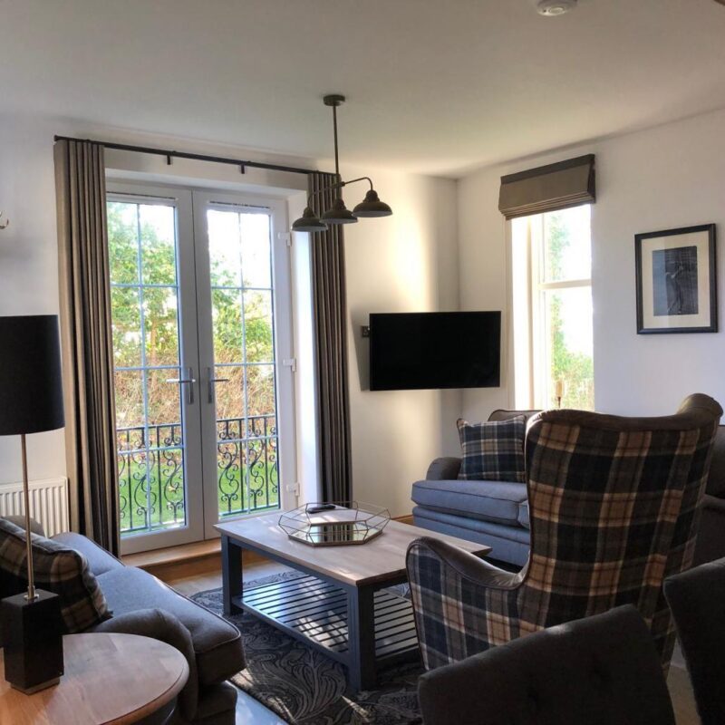 Apt 1 lounge