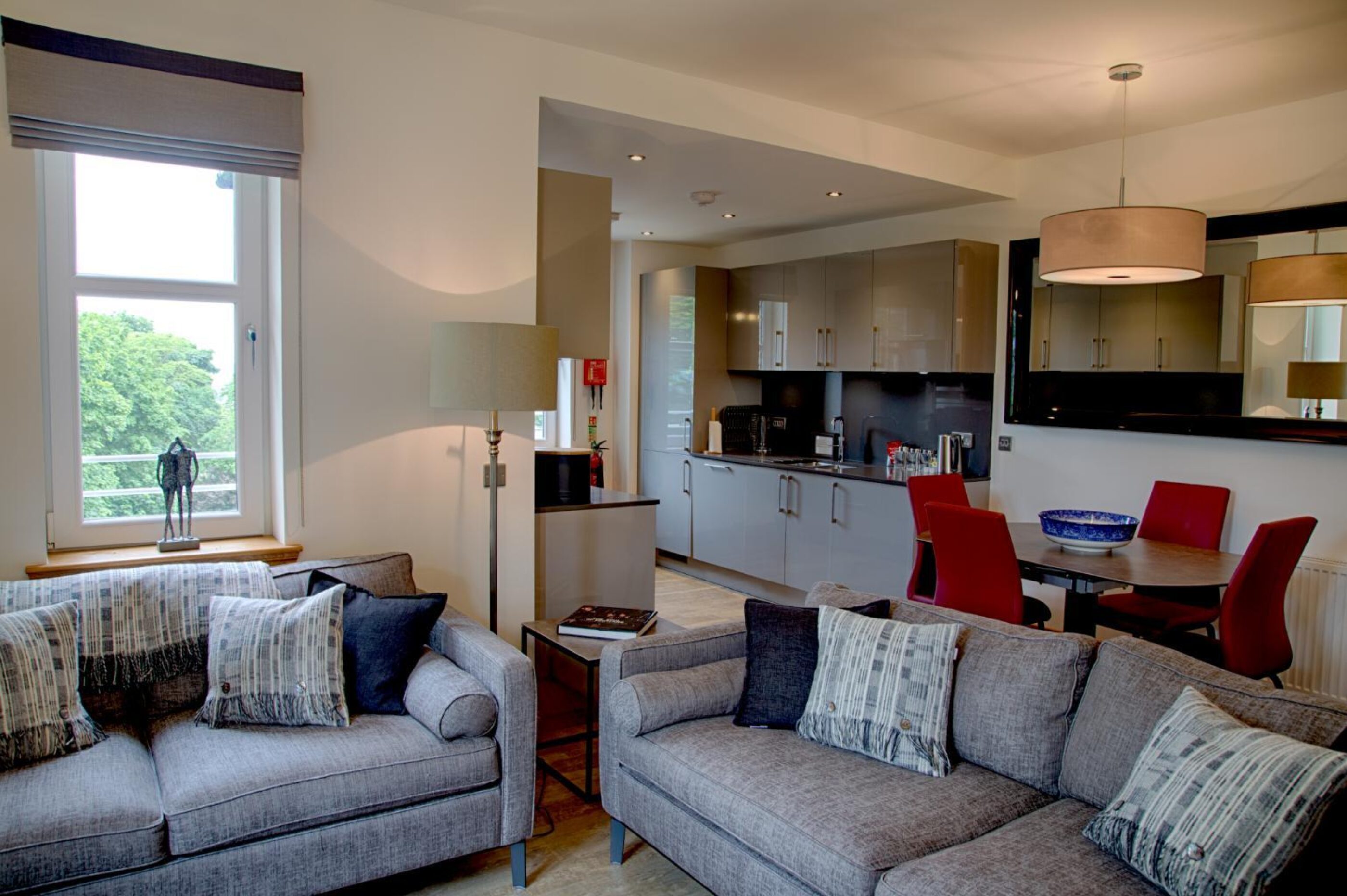 Apt lounge