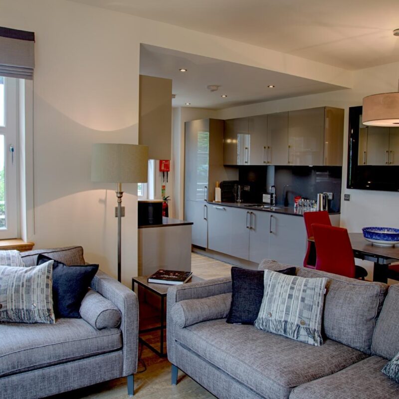 Apt lounge