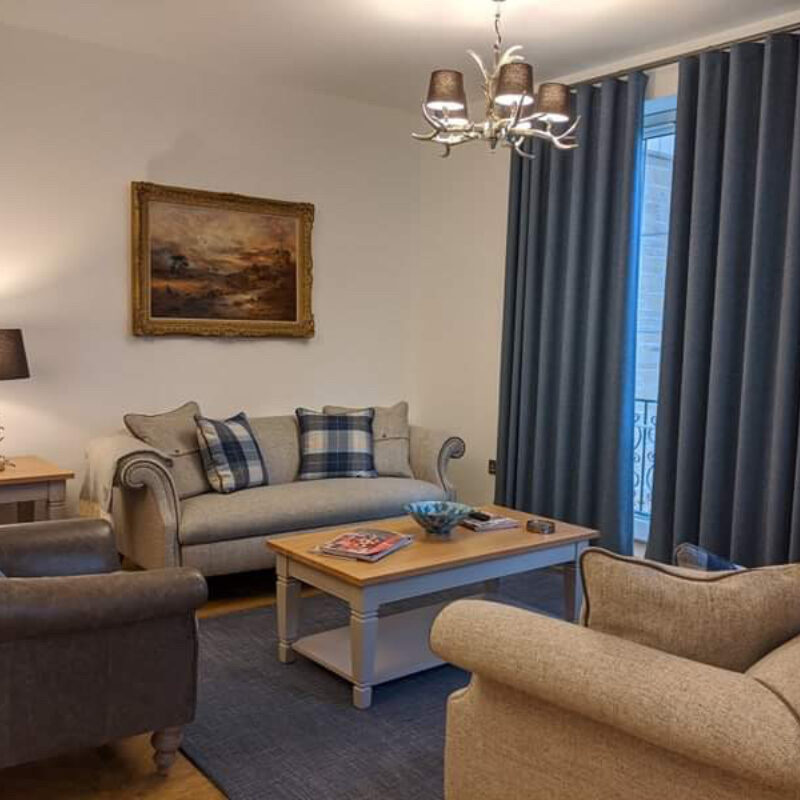 Apt 2 lounge