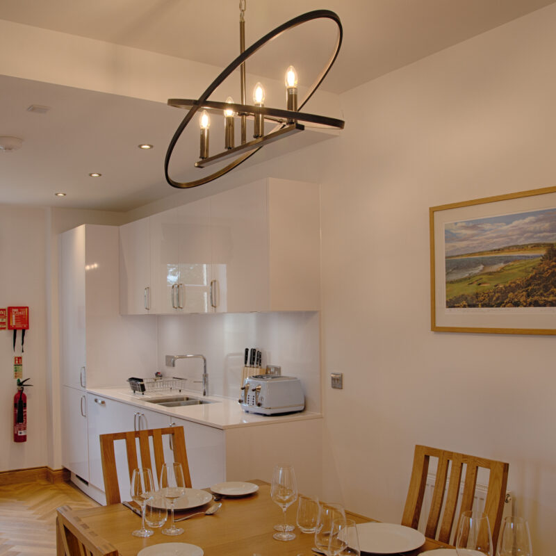 Apt kitchen dining