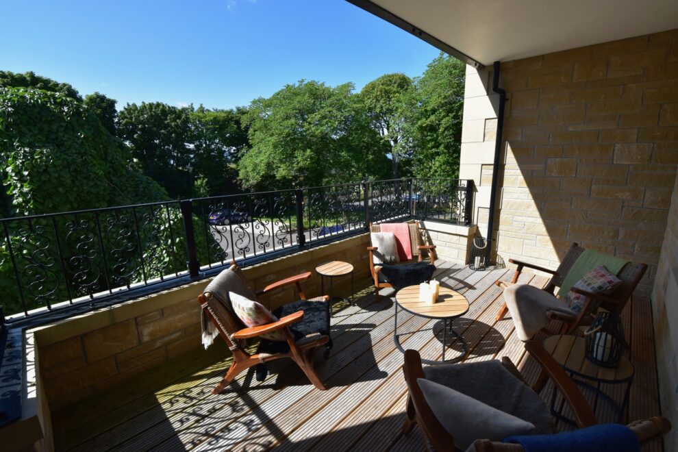 Apt 20 balcony jpg 2022