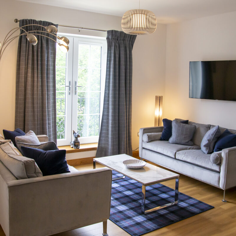 Apt 21 lounge