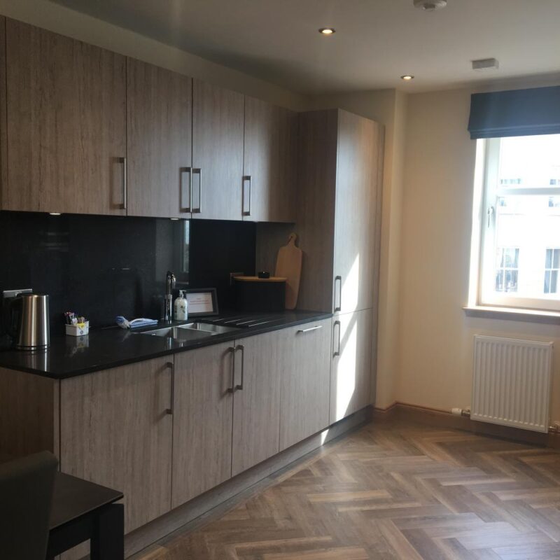 Apt 6 kitchen