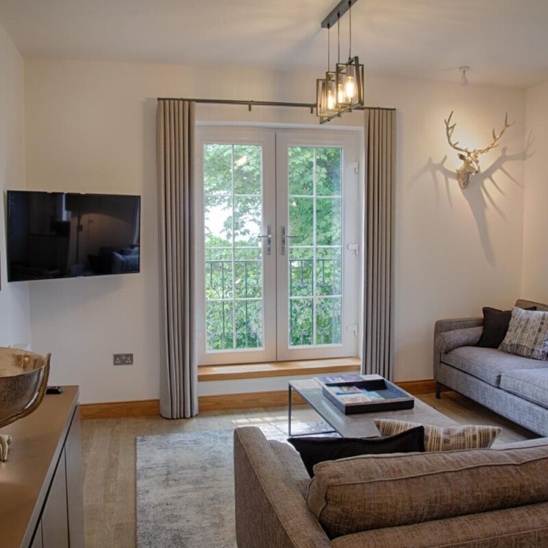 Apt10lounge2