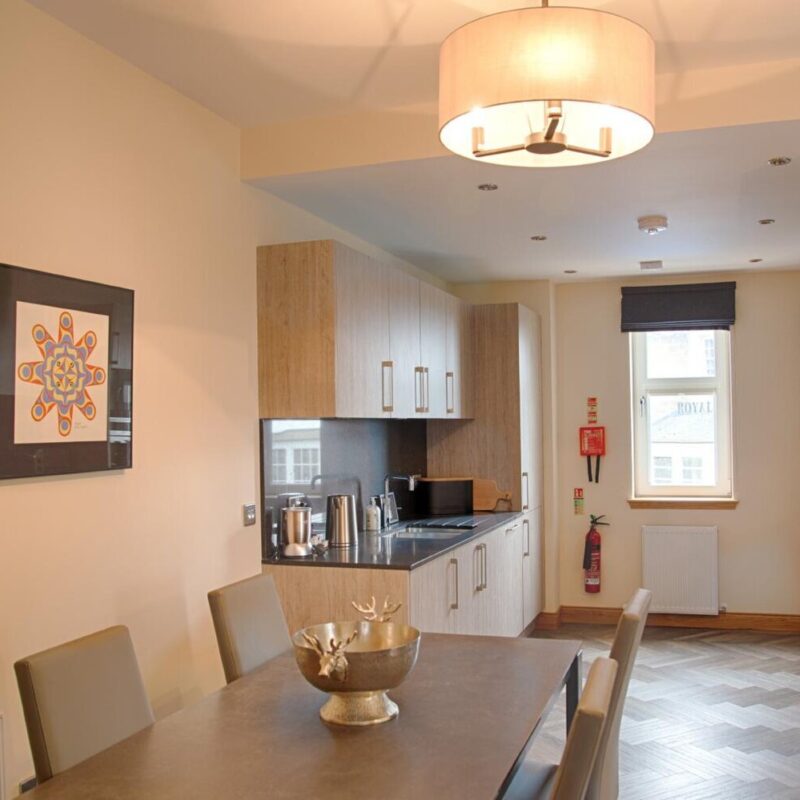 Apt5dining