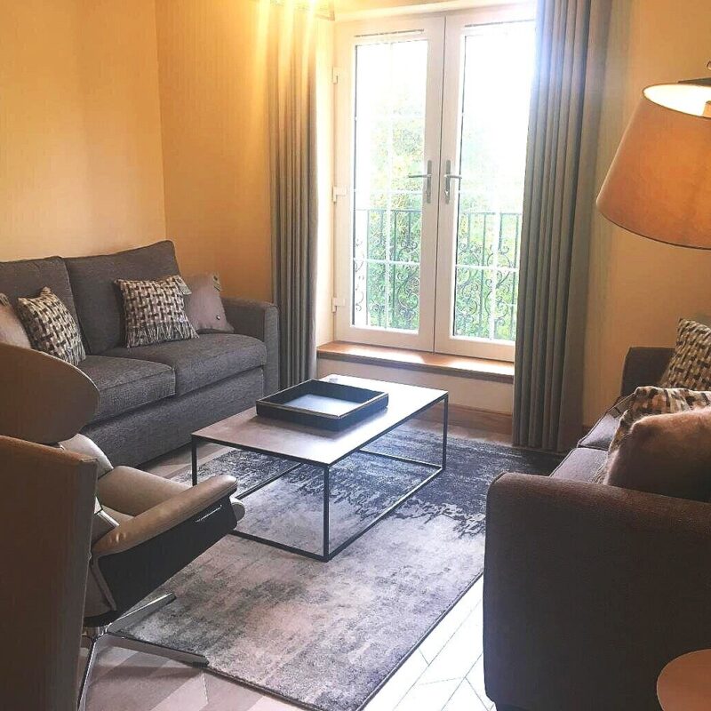Apt6lounge2