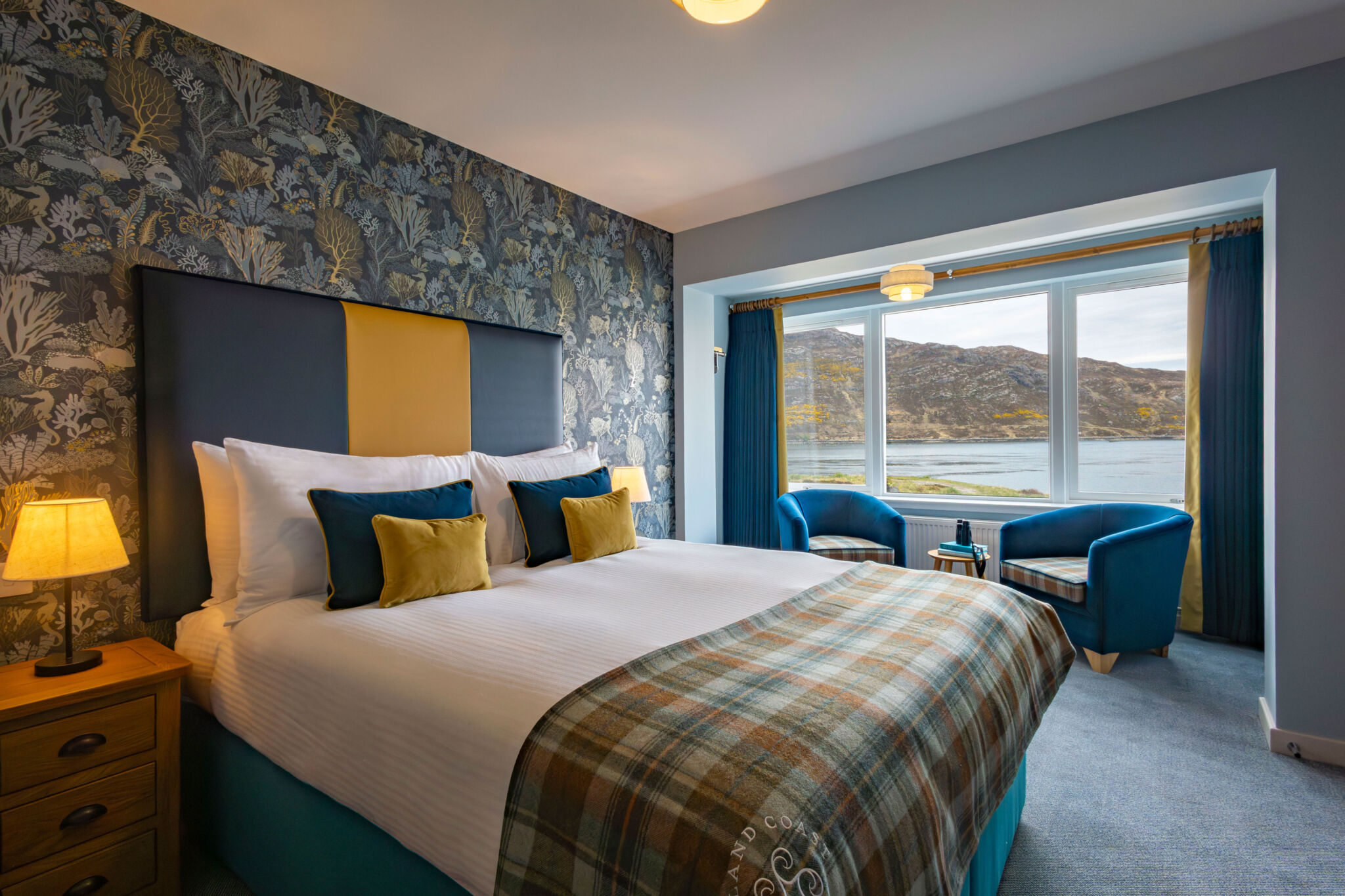Kylesku Hotel Deluxe Feature Zip room 15