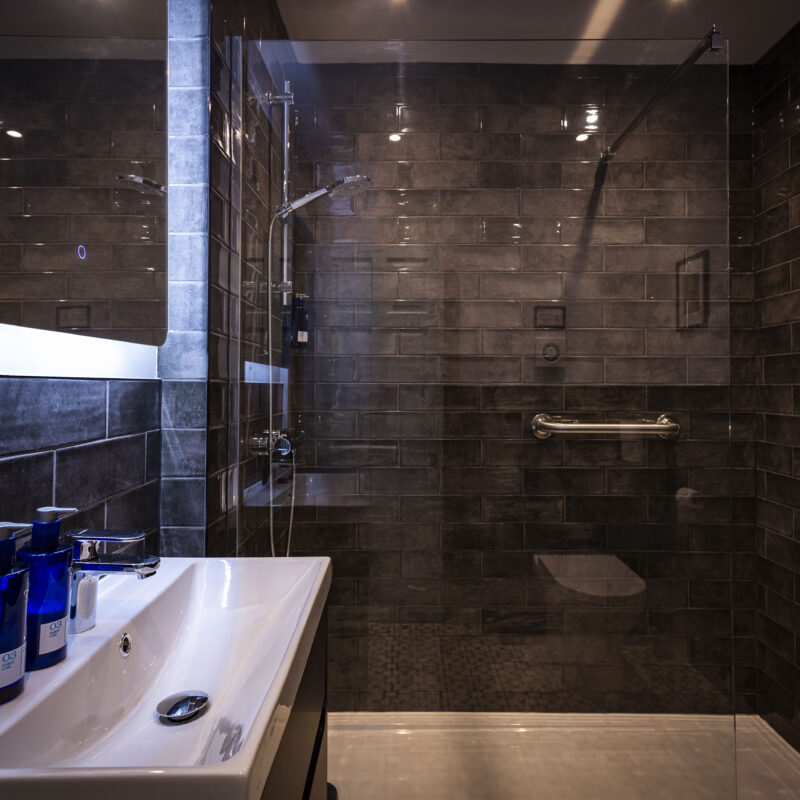 Haven Superior Double Shower Room Room34
