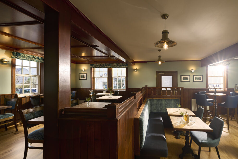 PLO Plockton Inn Bar low res